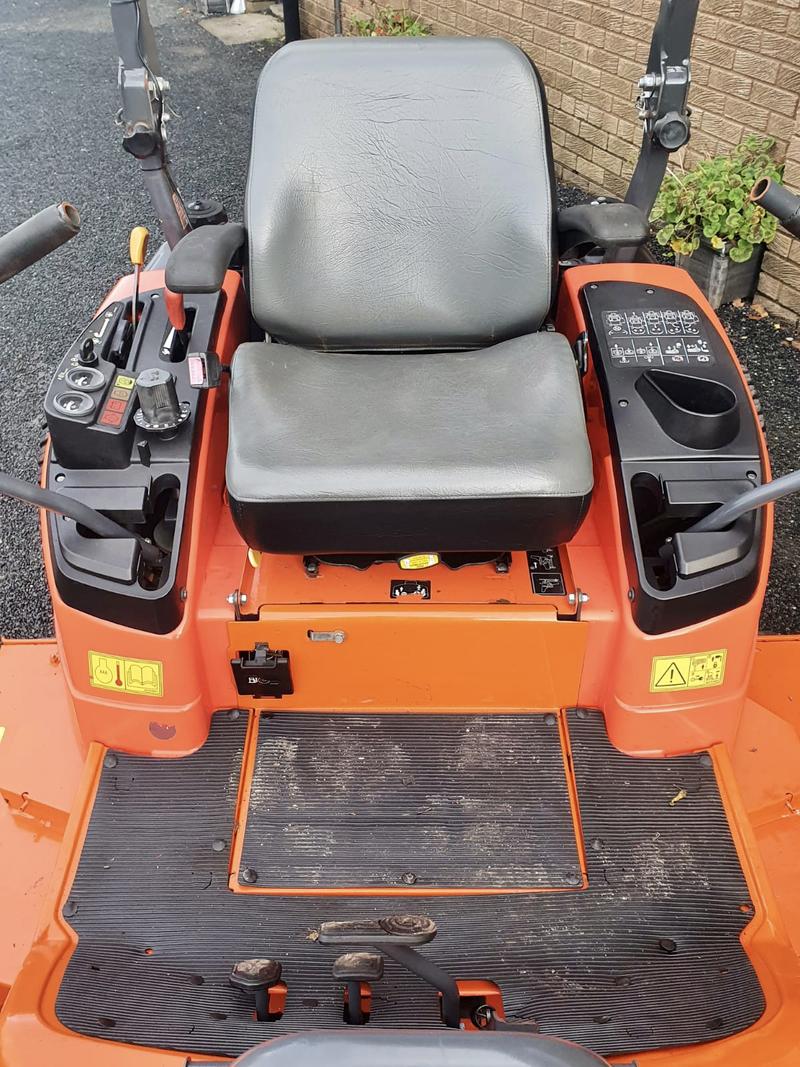 Mowers Kubota ZD326 - Kubota Europe SAS.